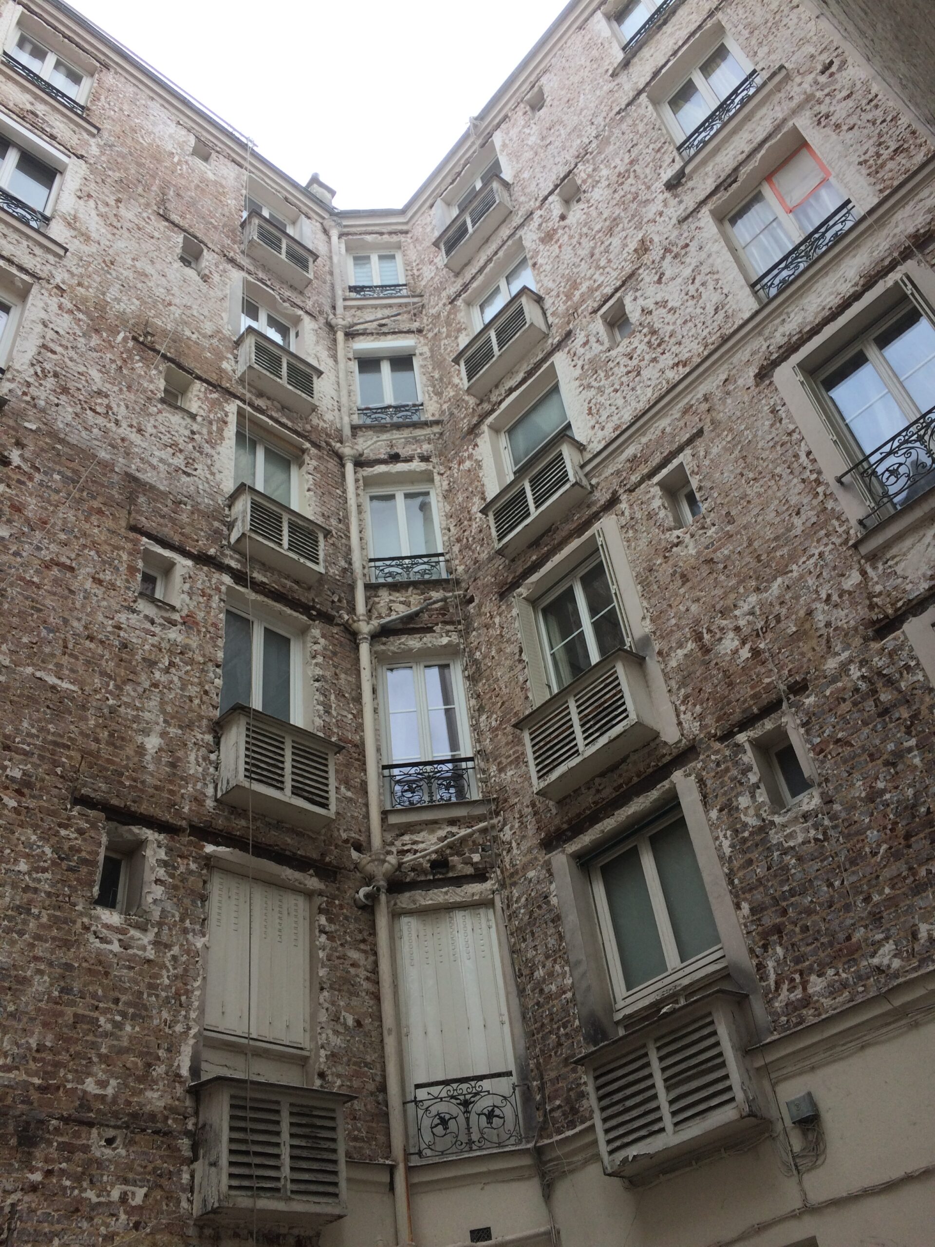 Reforma integral de fachada en cal y arena. París, Francia 2019