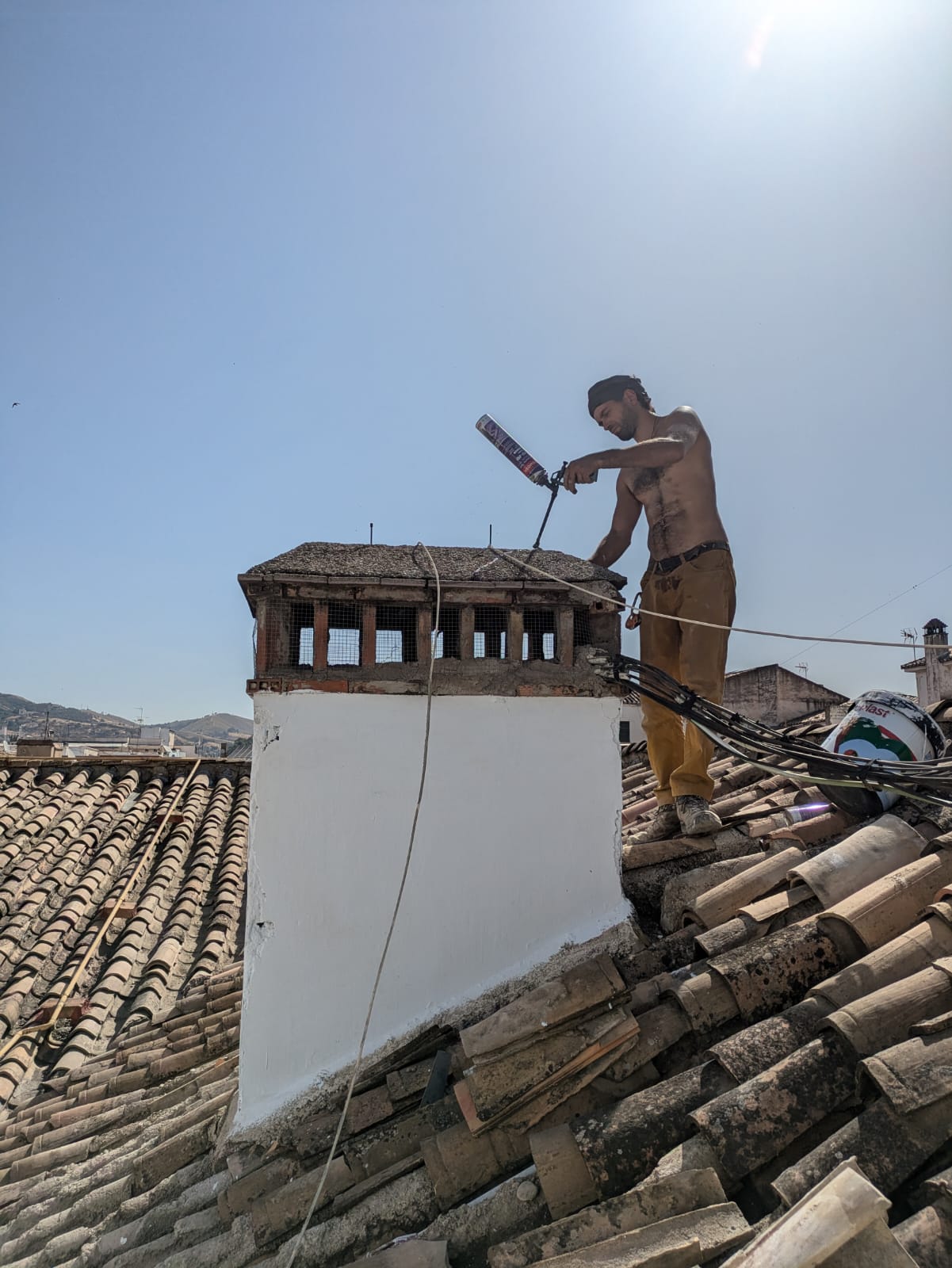 Reparación de tejados. Granada, España, 2024